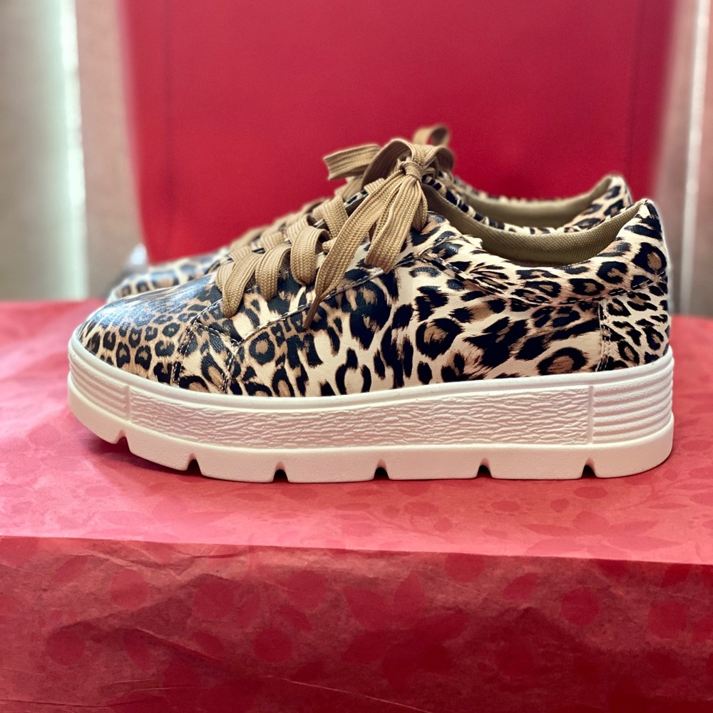 MACKIN Animal Print Platform Sneakers Never Worn!! - Picture 4 of 7